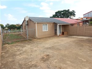 2 Bed House in Whetstone