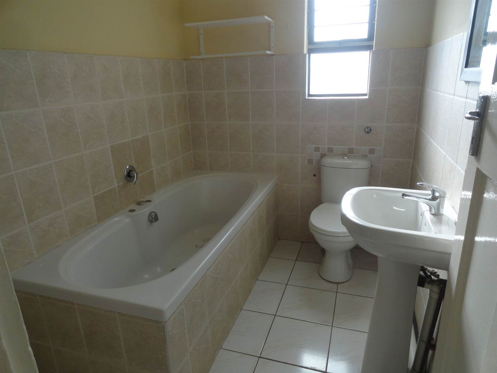 2 Bed House in Mt Edgecombe Estate 1 & 2 photo number 10