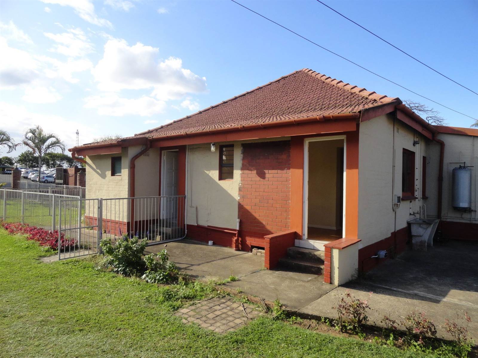 2 Bed House in Mt Edgecombe Estate 1 & 2 photo number 12