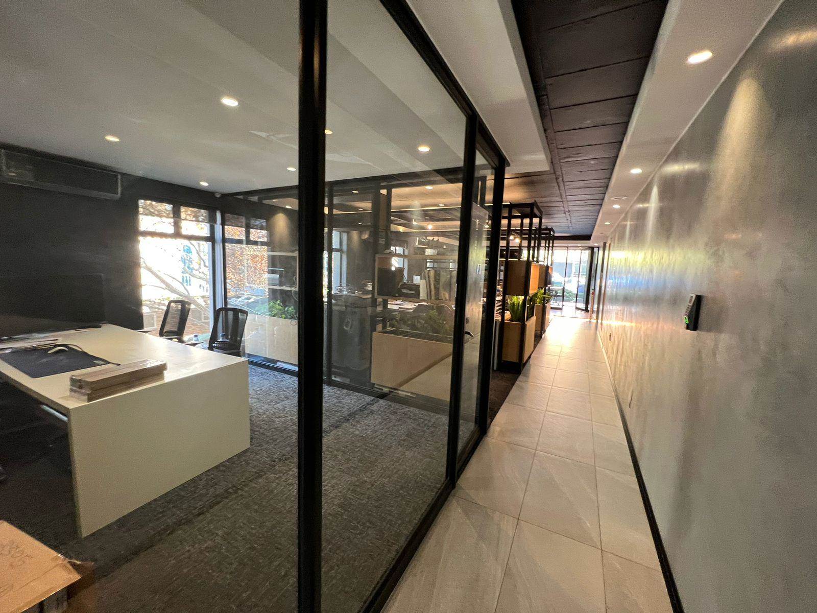 210  m² Commercial space in Rivonia photo number 17