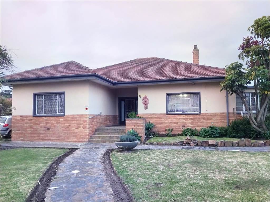 3 Bed House in Humansdorp photo number 1