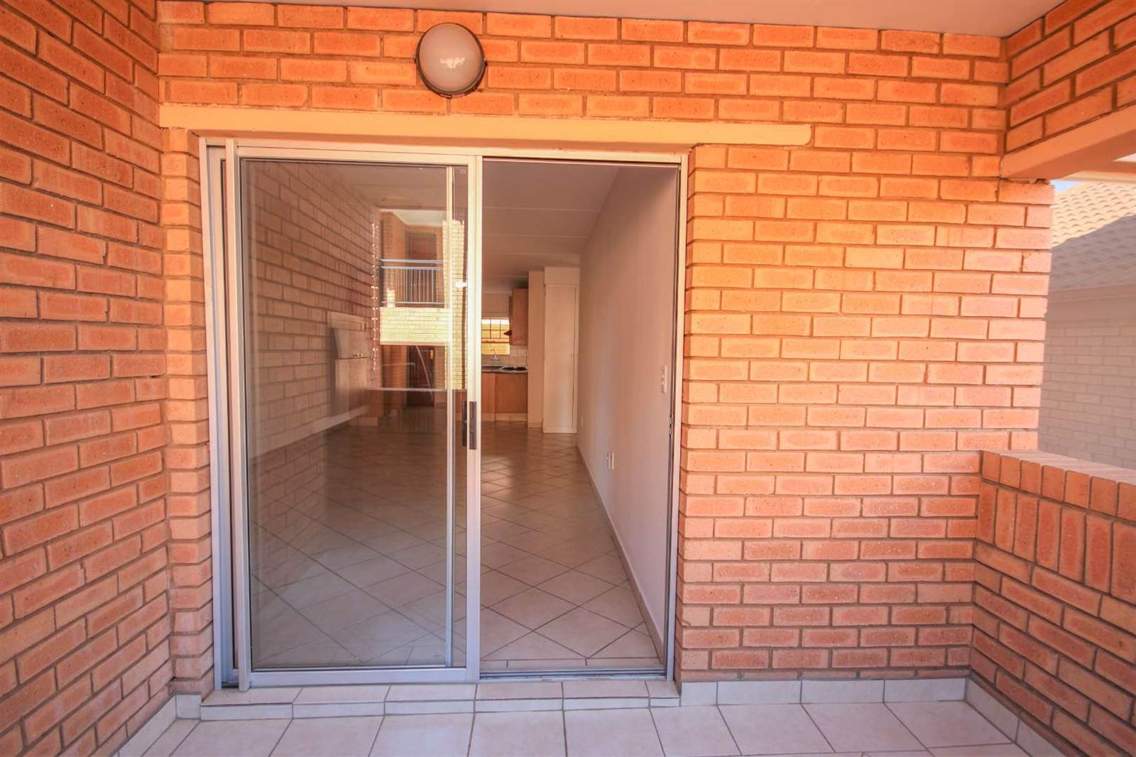 3 Bed Apartment in Hazeldean (Silverlakes Surroundings) photo number 11