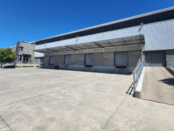 3 300  m² Industrial space