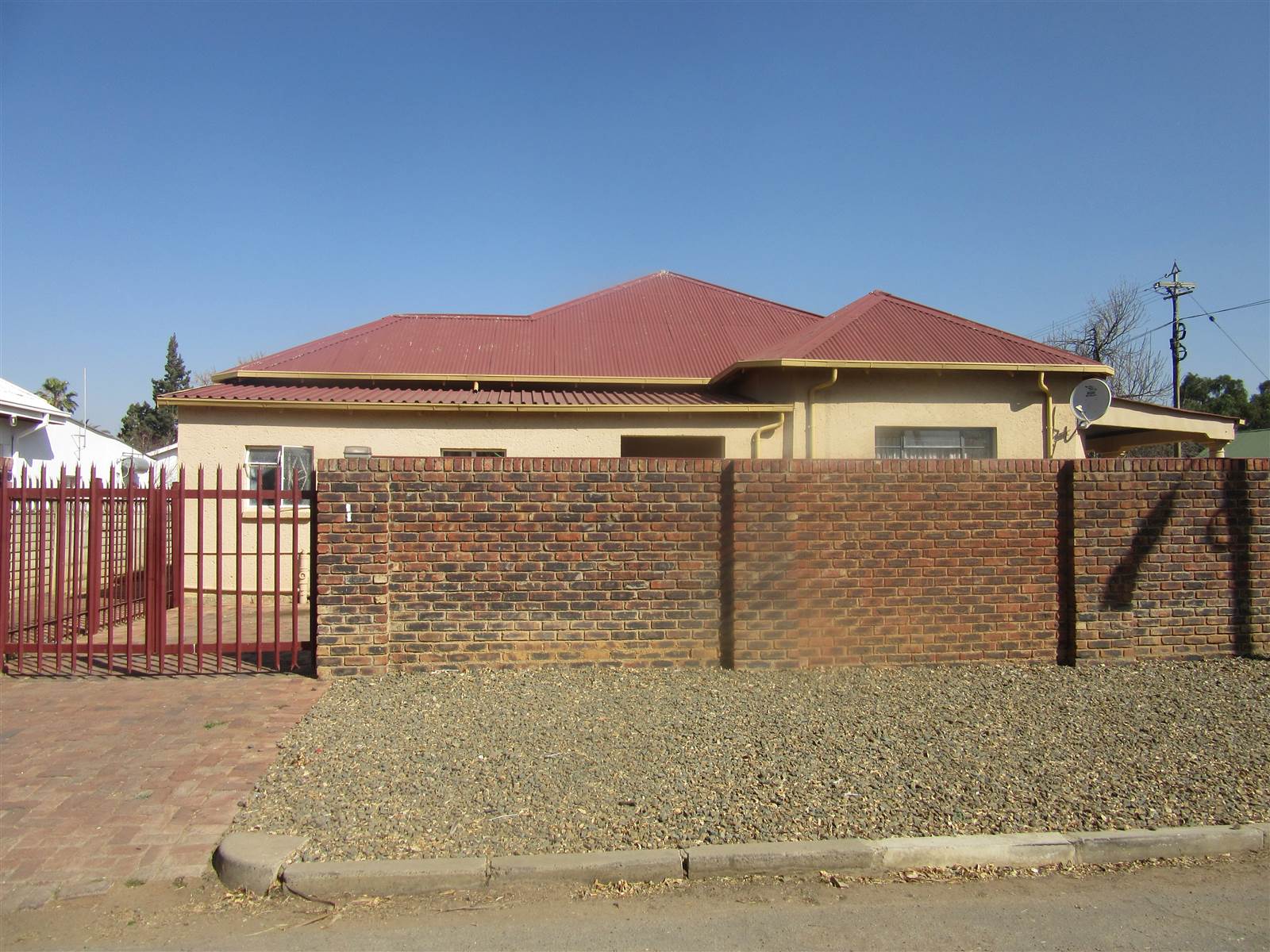 9 Bed House in Vryburg photo number 1