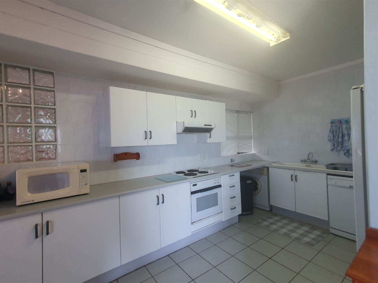 4 Bed Apartment in Winklespruit photo number 10