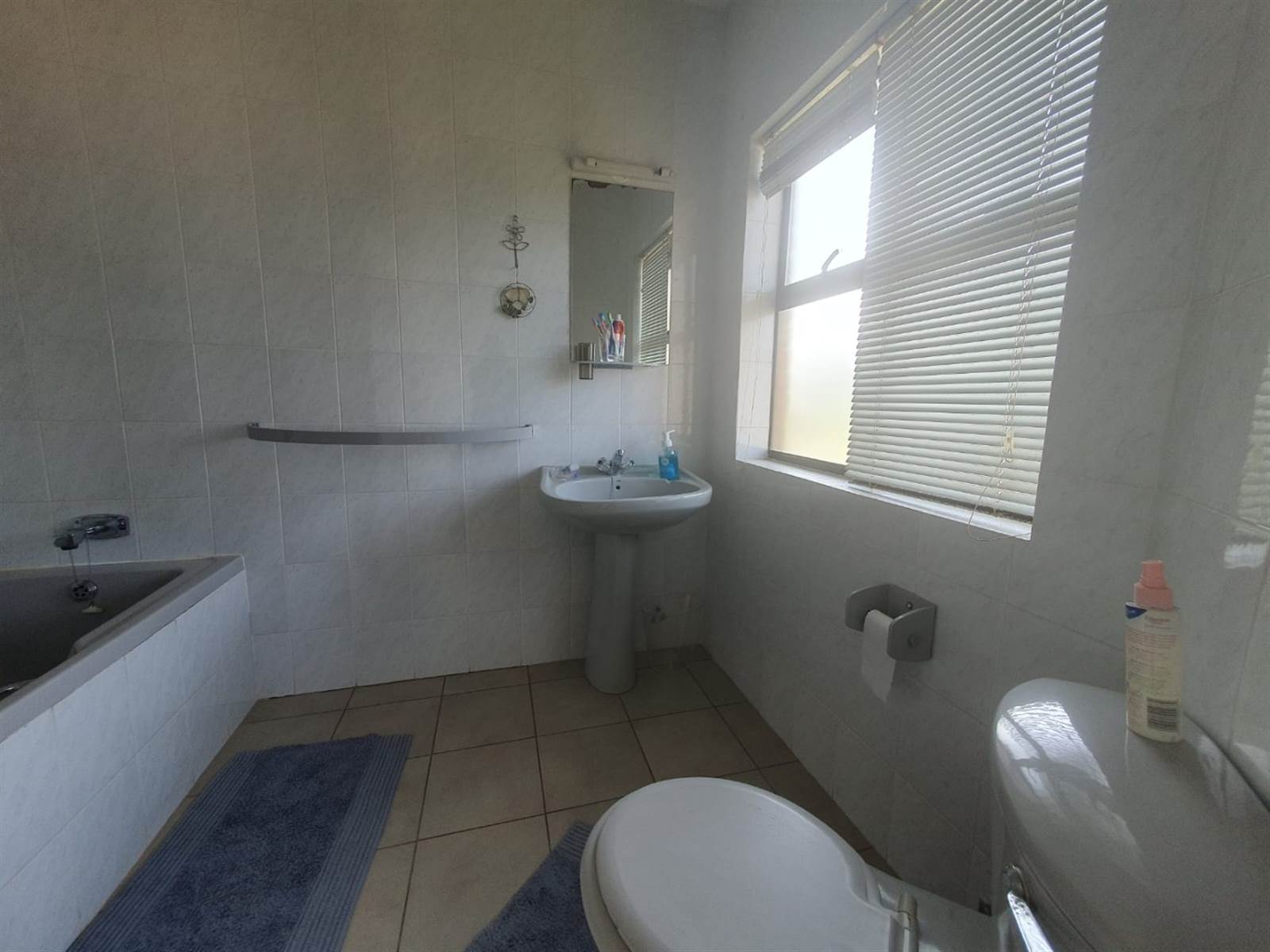 4 Bed Apartment in Winklespruit photo number 16