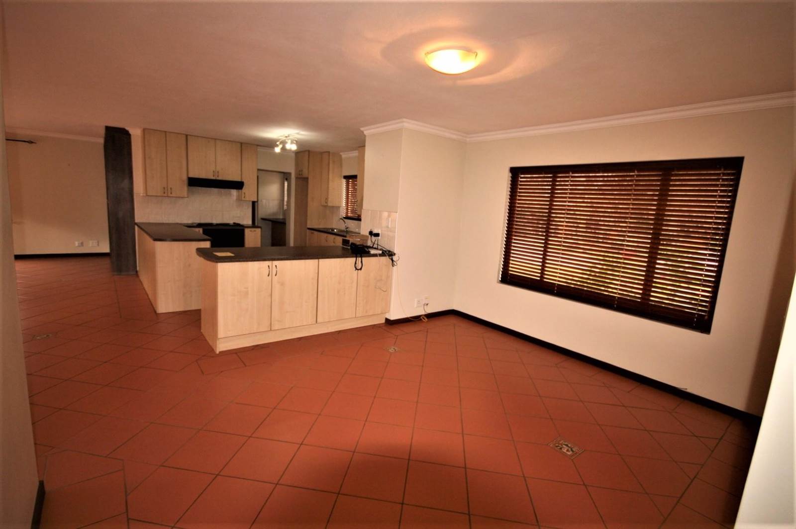 4 Bed House in Woodhill photo number 4
