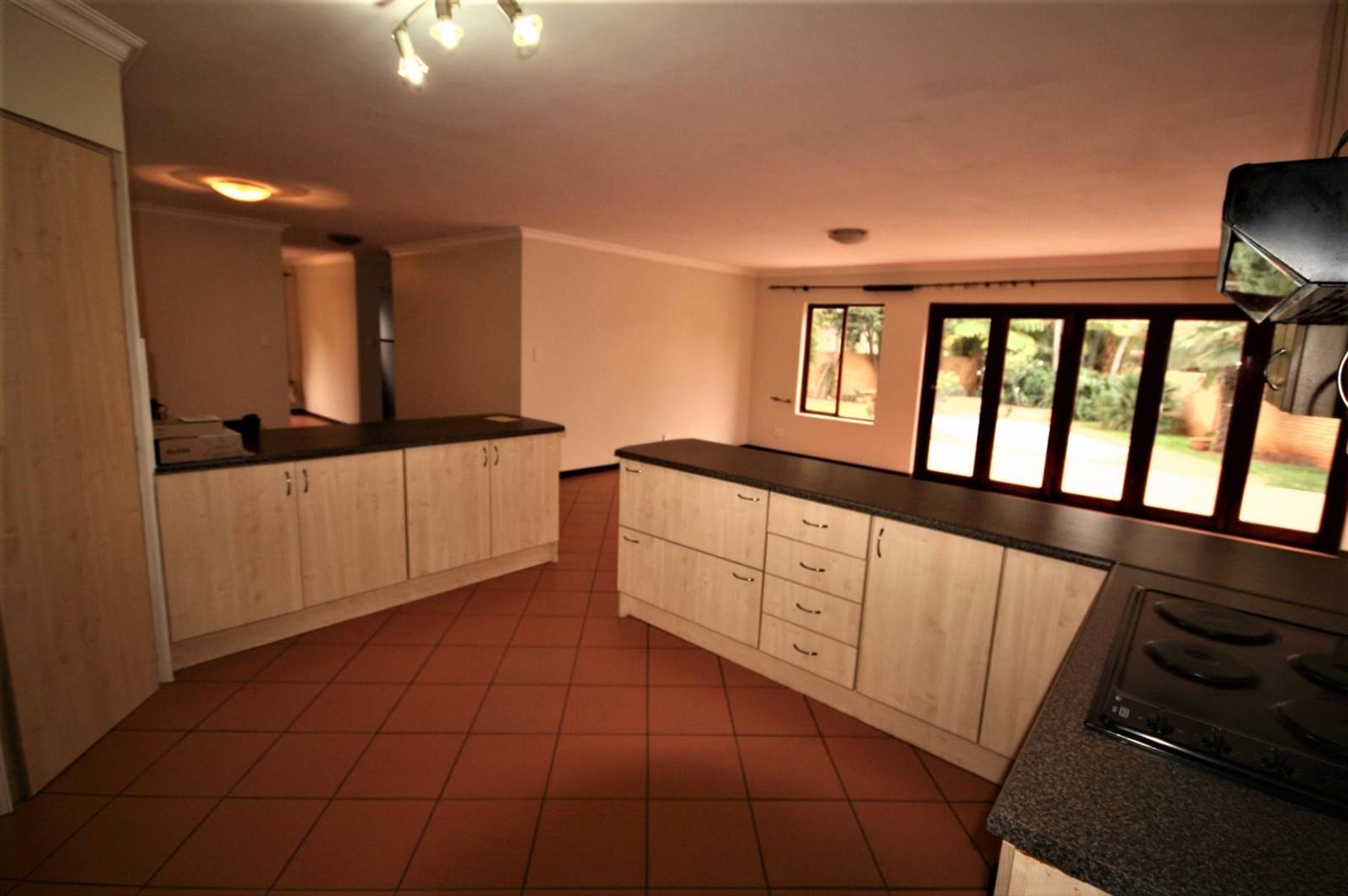 4 Bed House in Woodhill photo number 6