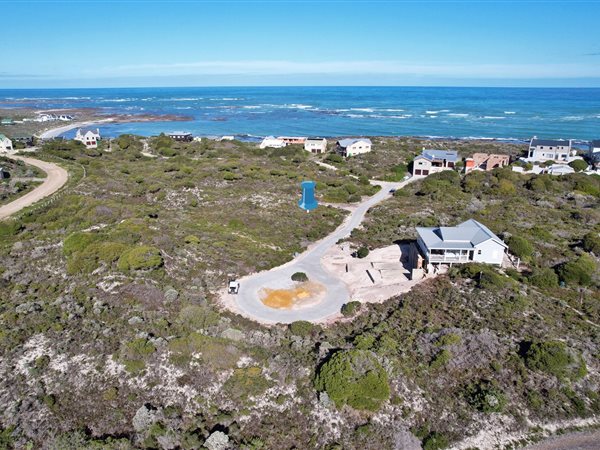 711 m² Land available in Suiderstrand