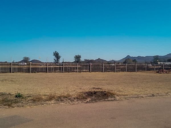 546 m² Land available in Brits