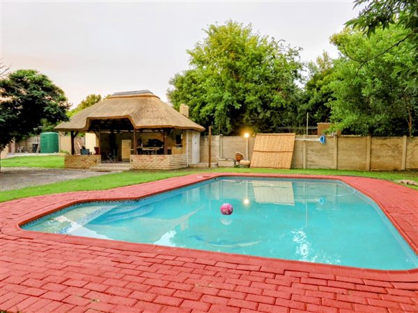 4 Bedroom House 4 Bedroom House
