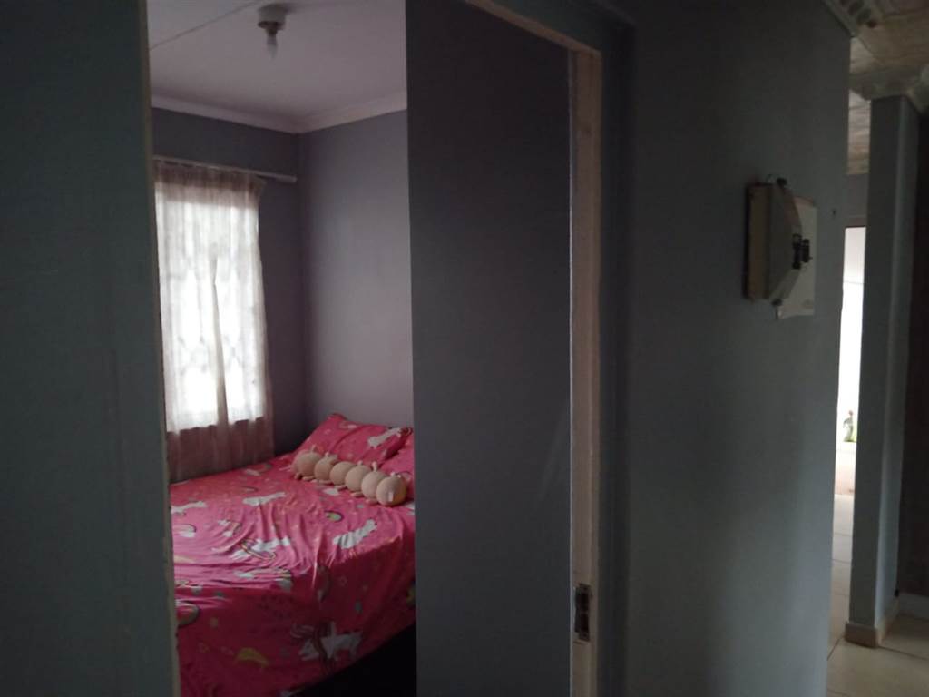 3 Bed House in Empangeni Central photo number 11