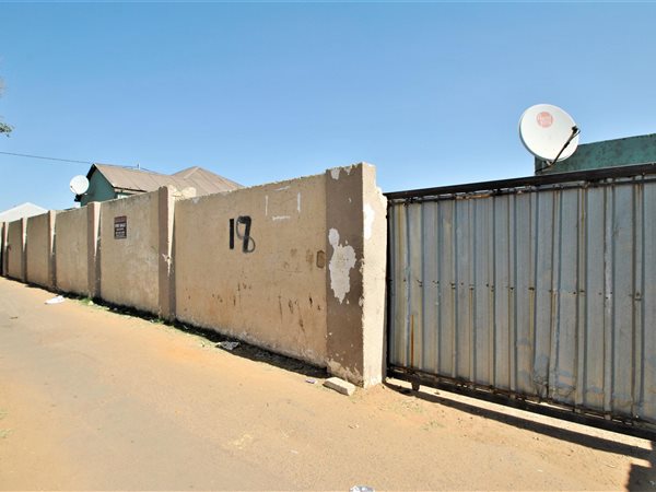 15 Bed House in Turffontein