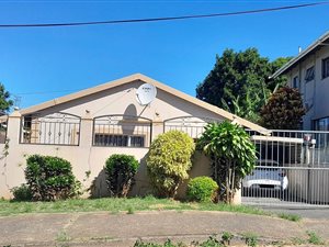 3 Bed House in Chatsworth Central