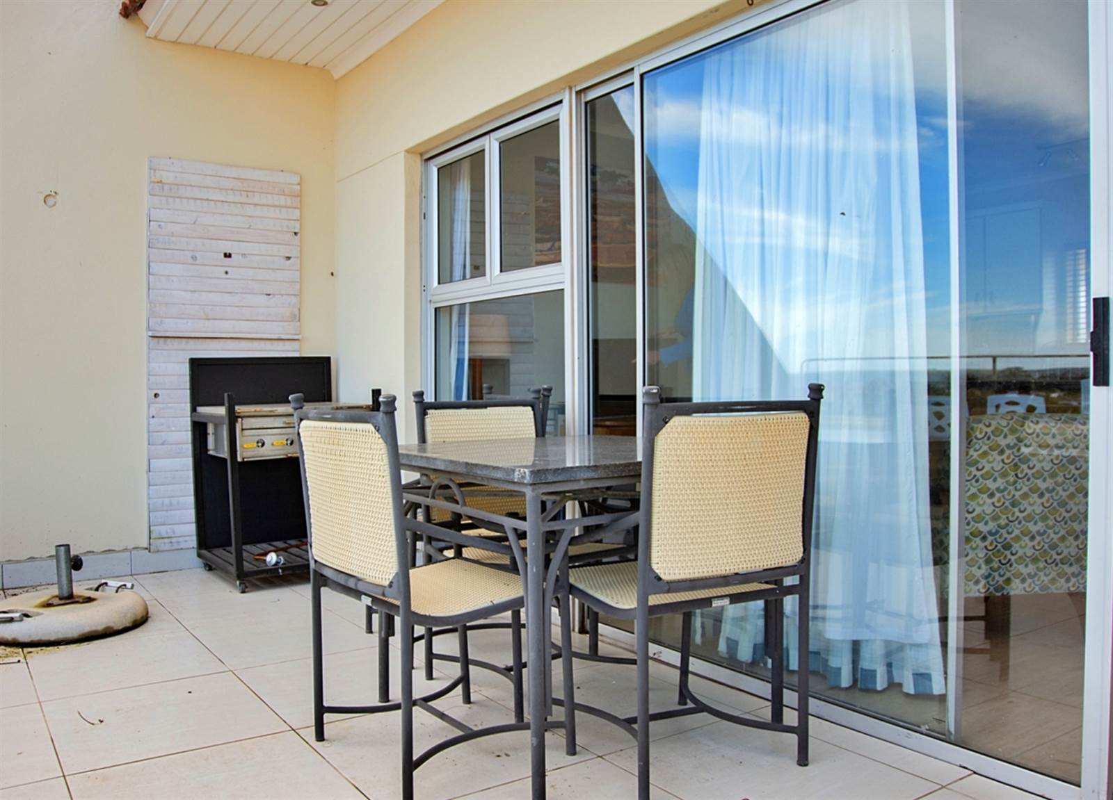 1 Bed Apartment in Port Owen photo number 17