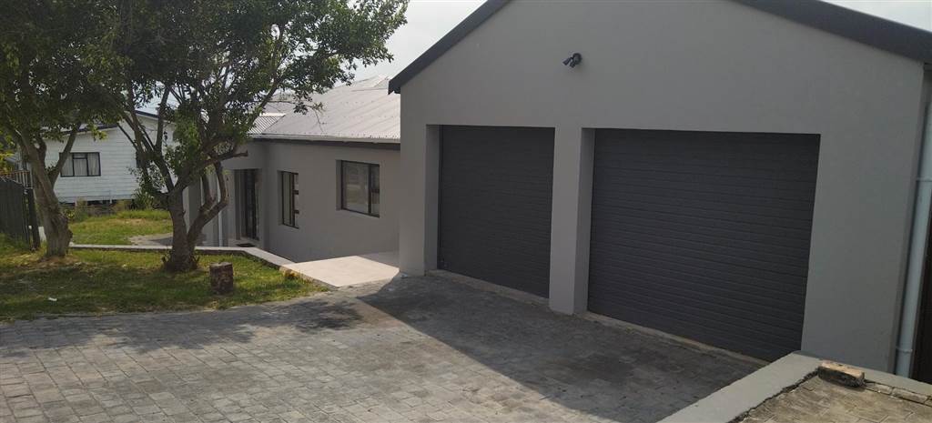 5 Bed House in Knysna Heights photo number 7