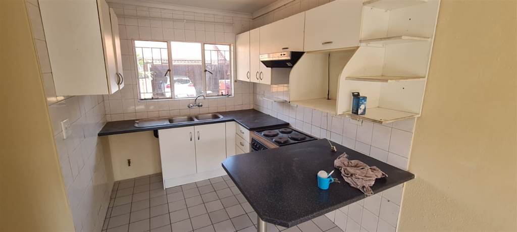 2 Bed House in Glen Marais photo number 7
