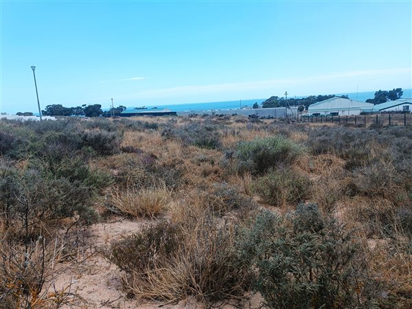 863 m² Land available in St Helena Views