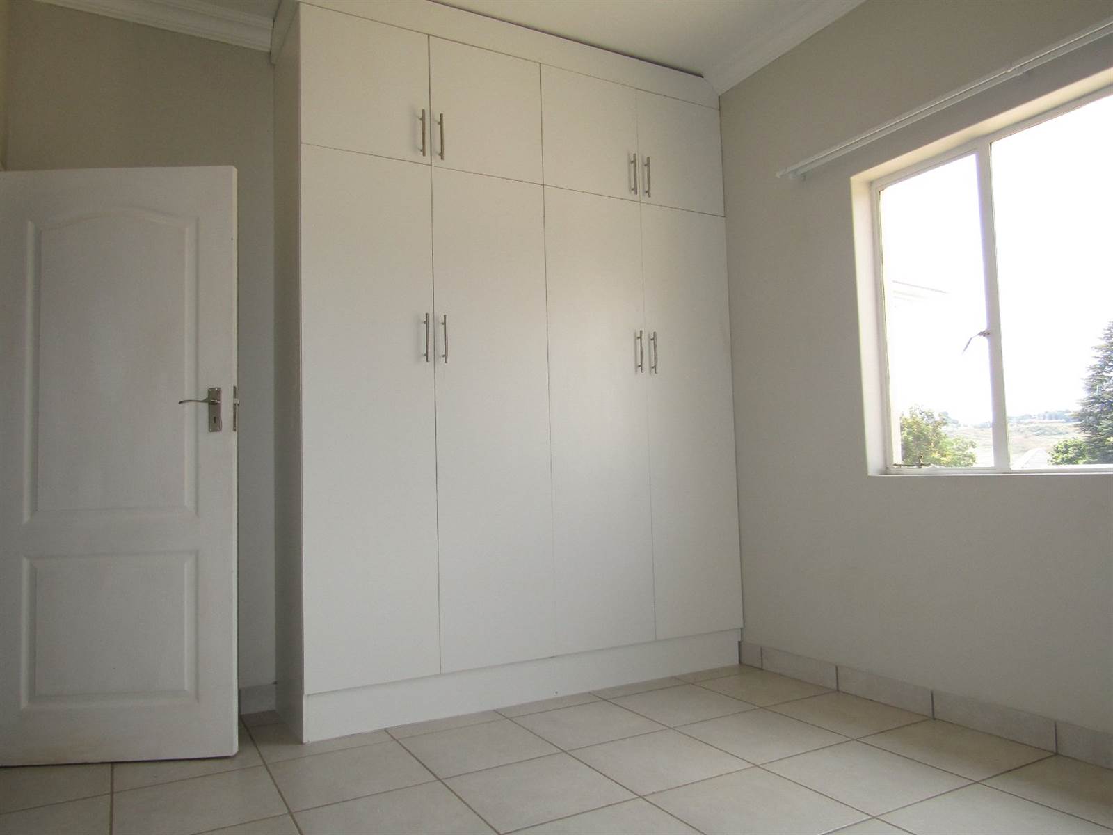 2 Bed Townhouse in Chancliff AH photo number 5