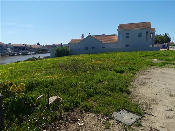 957 m² Land