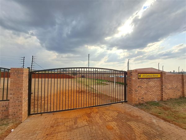5000 m² Land available in Middelburg Central