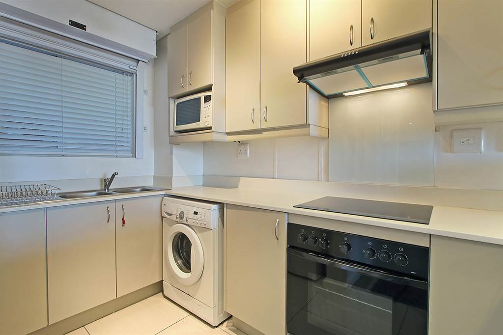2 Bed Apartment in Kenilworth Upper photo number 10