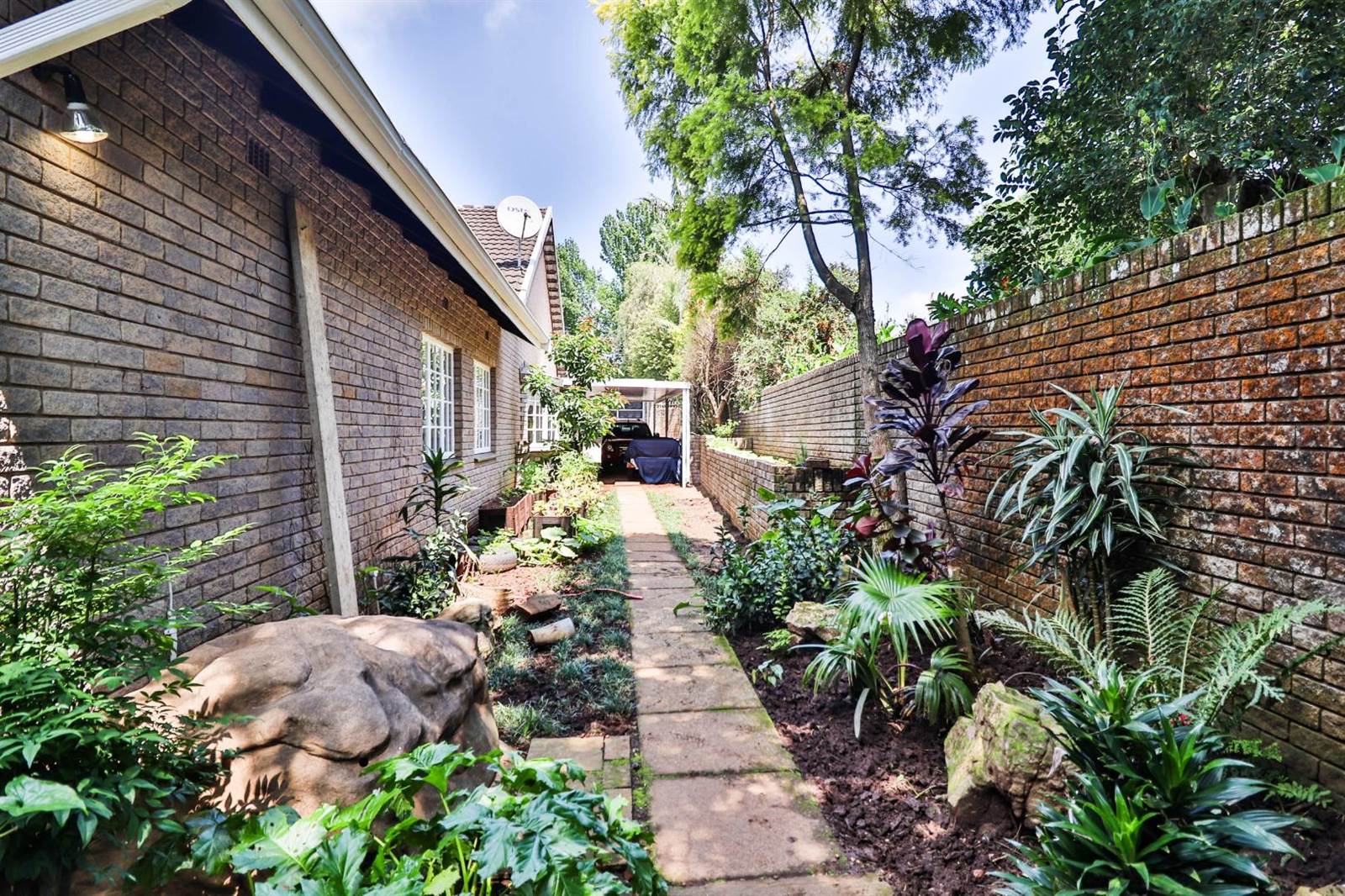 3 Bed Townhouse in Kloof photo number 20
