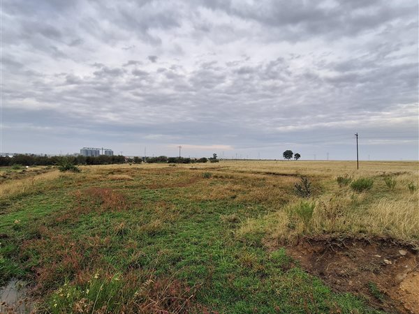 2.2 ha Land available in Frankfort