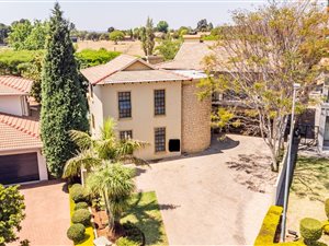 4 Bed House in Ruimsig