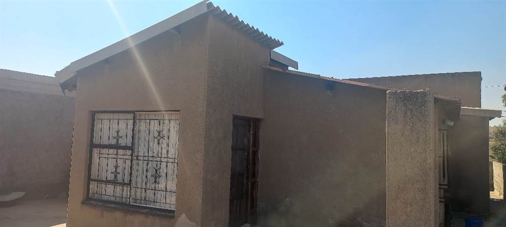 4 Bed House in Kwaguqa photo number 2