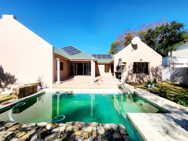 4 Bedroom House 4 Bedroom House
