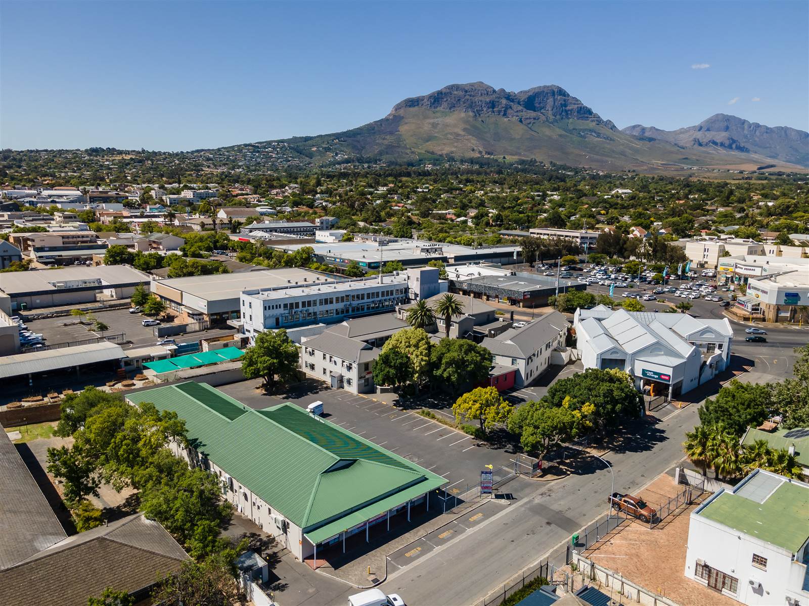 54  m² Commercial space in Somerset West Central photo number 1
