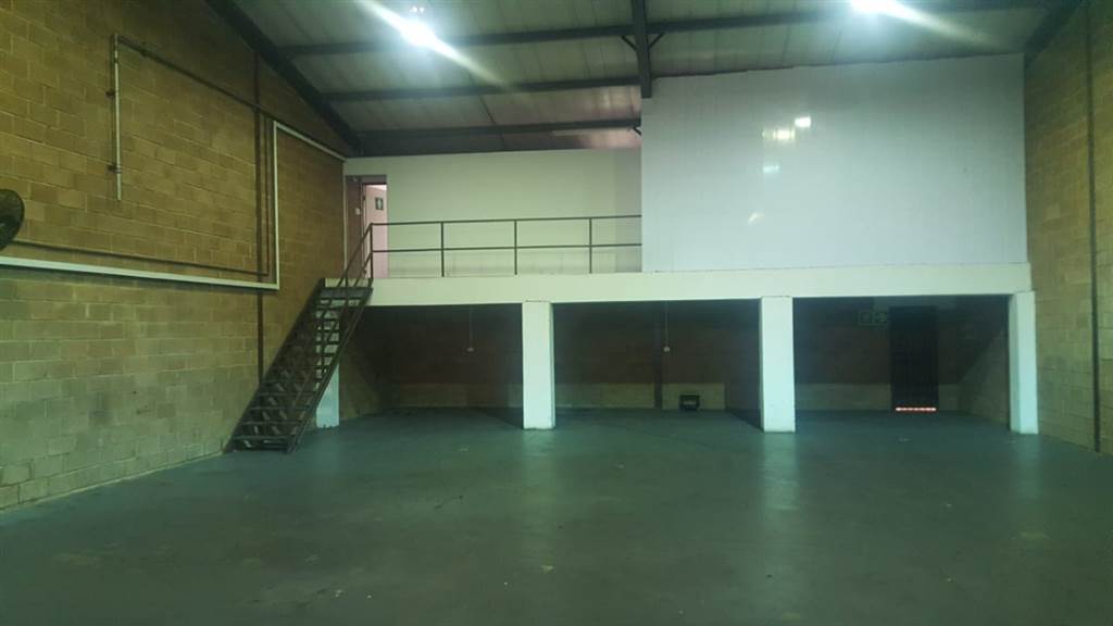 360  m² Commercial space in Umbogintwini photo number 17