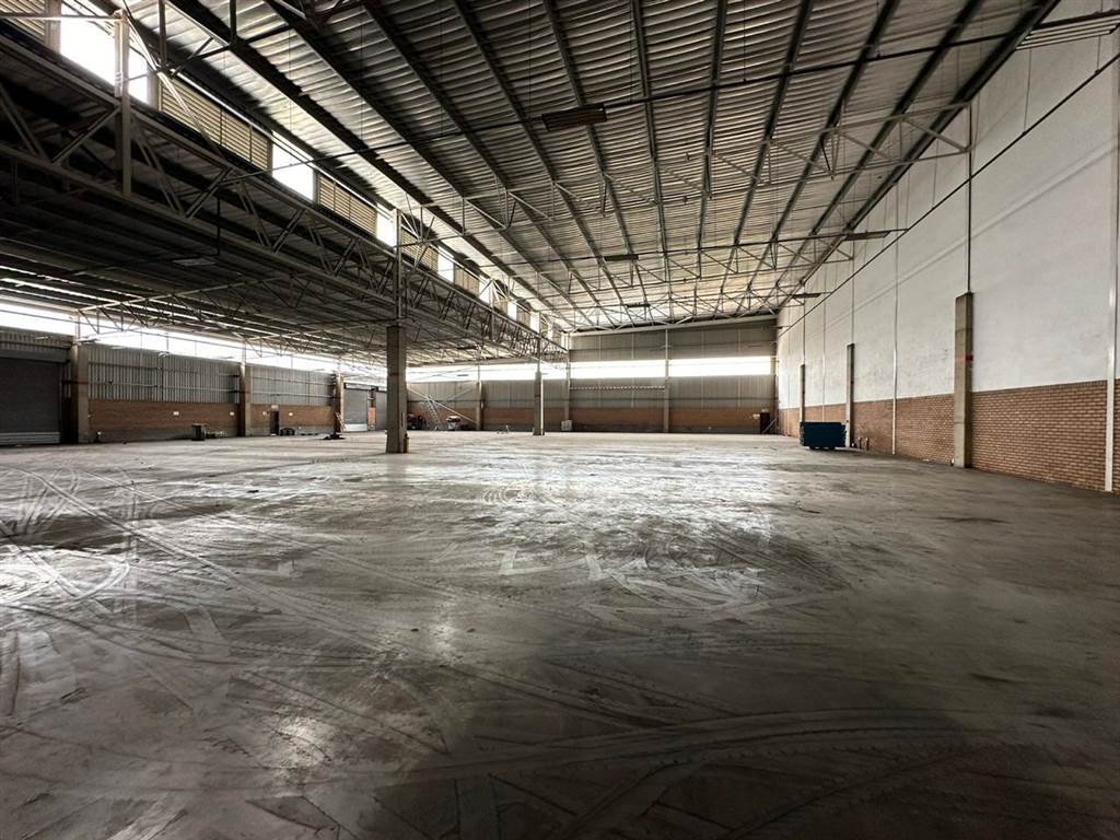 2700  m² Industrial space in Clayville photo number 4