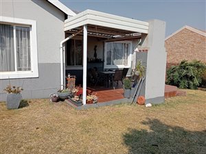 3 Bed Duet in Thatchfield