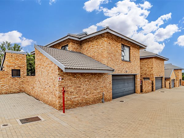 5 Bedroom House 5 Bedroom House