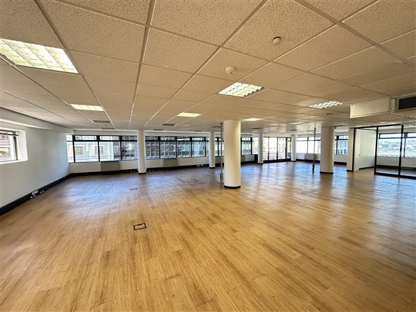 282  m² Commercial space