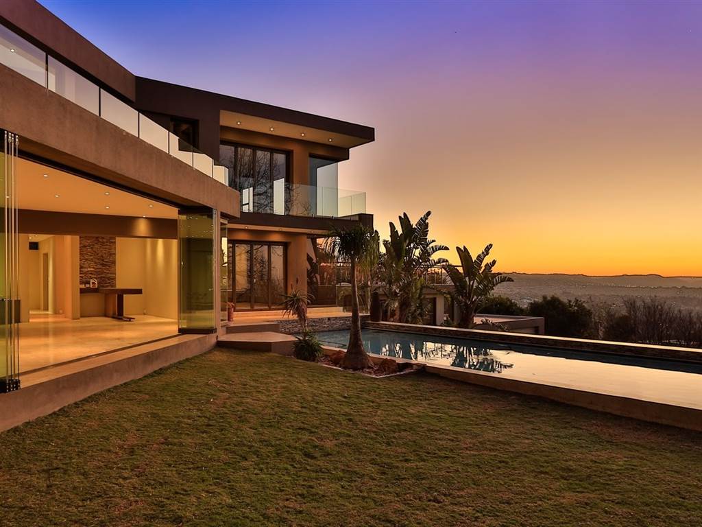 8 Bed House in Northcliff photo number 28