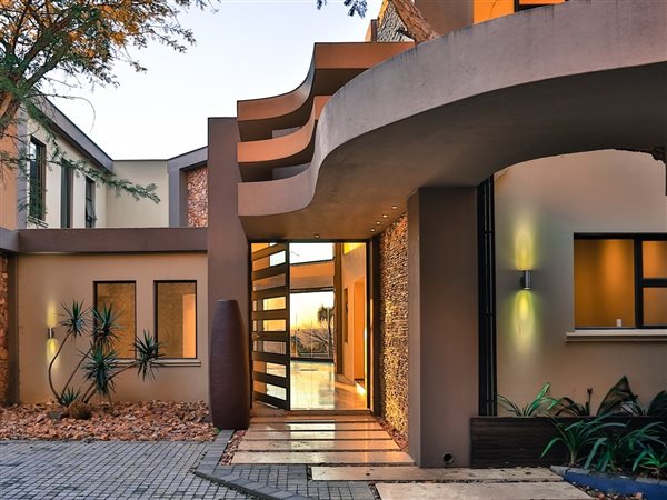 8 Bed House in Northcliff