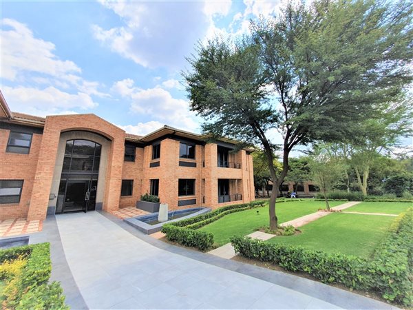 279  m² Office Space in Bryanston