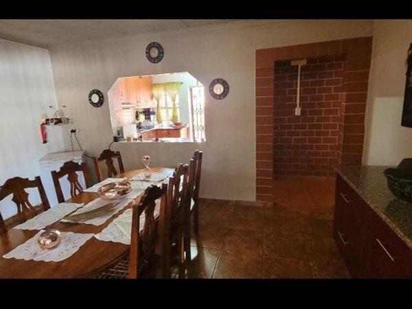 2 Bed House in Austerville