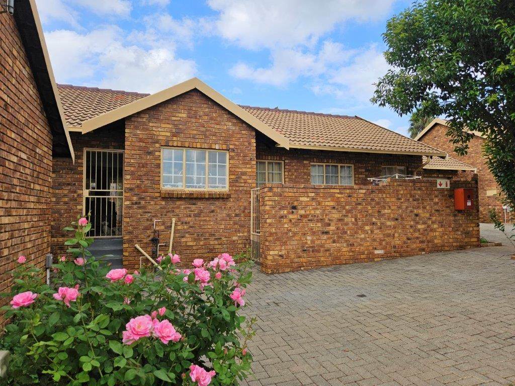 3 Bed Simplex in Highveld photo number 22