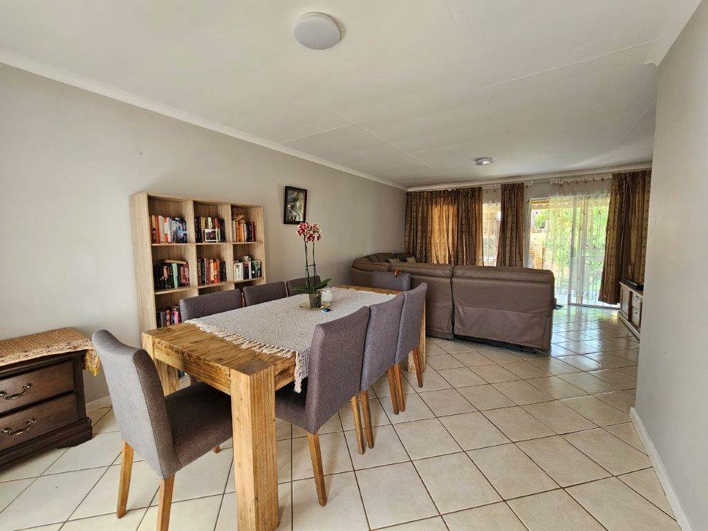 3 Bed Simplex in Highveld photo number 8