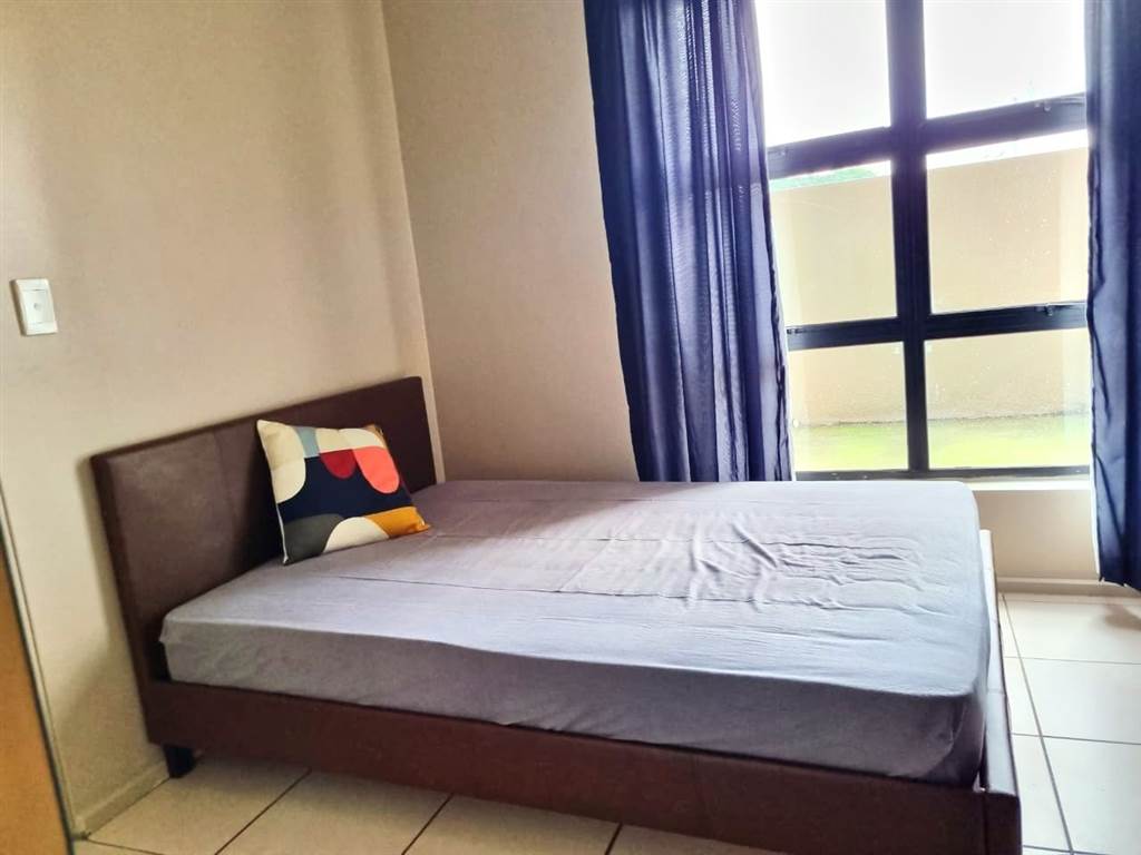2 Bed Apartment in Braamfontein Werf photo number 8