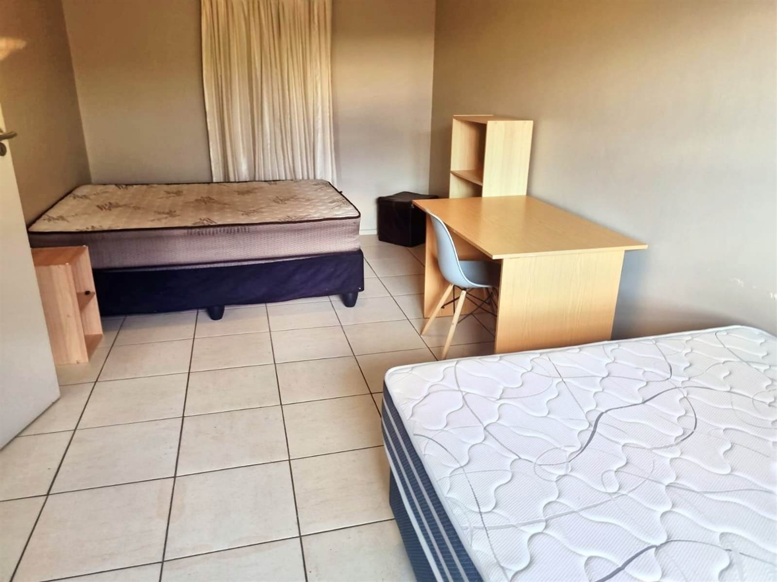 2 Bed Apartment in Braamfontein Werf photo number 9