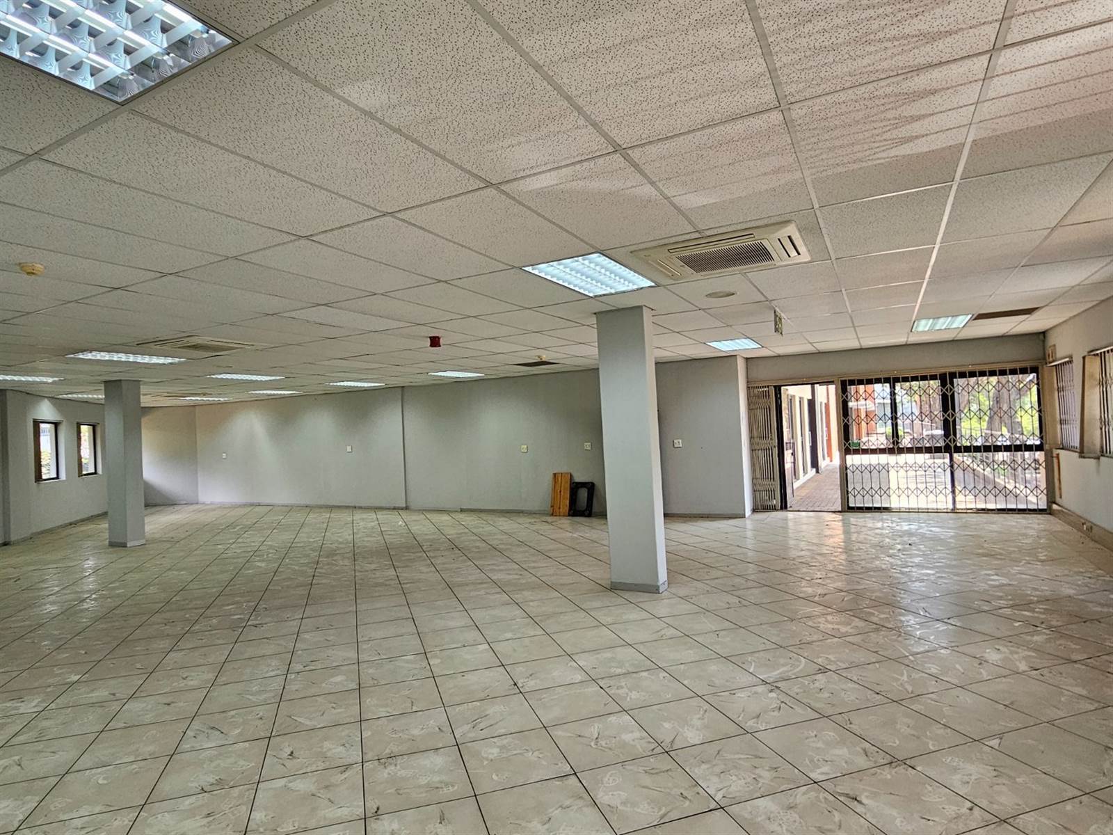 197  m² Commercial space in Woodmead photo number 11