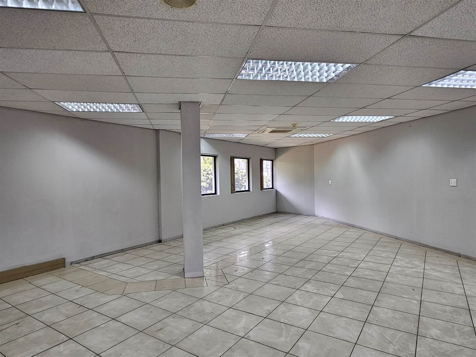 197  m² Commercial space in Woodmead photo number 12