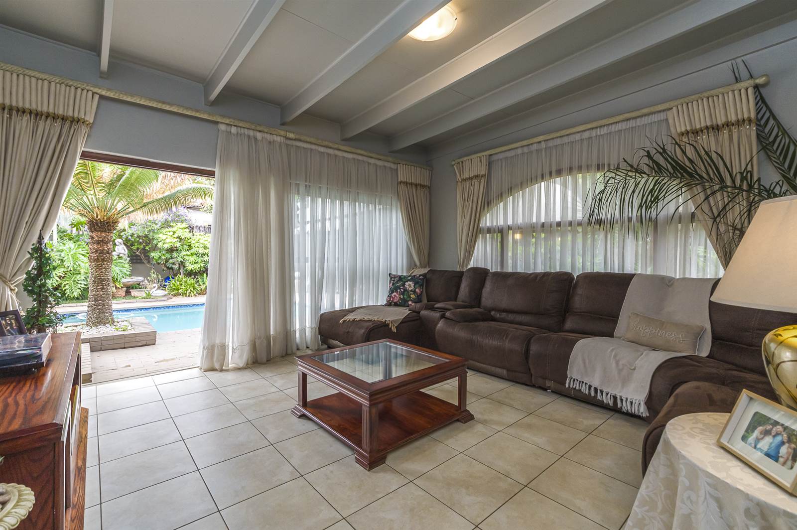 4 Bed House in Constantia Kloof photo number 10