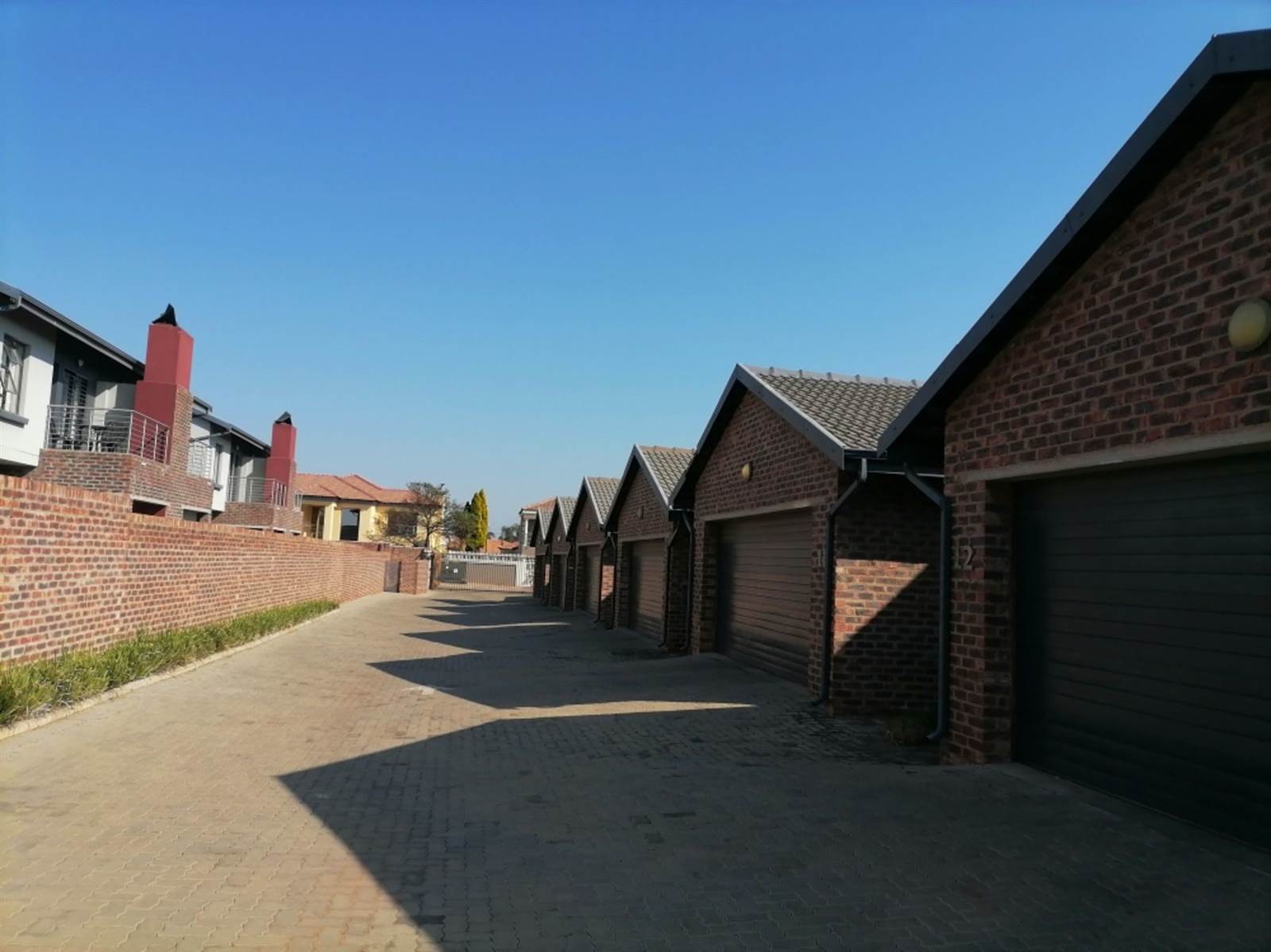 3 Bed Apartment in Doornpoort and surrounds photo number 3