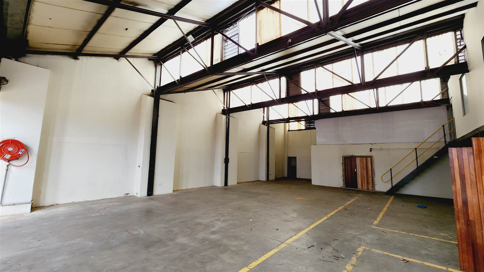 1300  m² Industrial space in Strydompark photo number 19